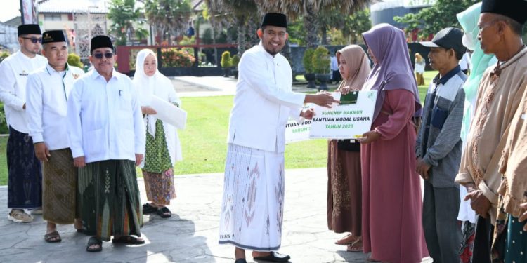 Baznas Sumenep Salurkan Bantuan Modal kepada 30 Pelaku UMKM