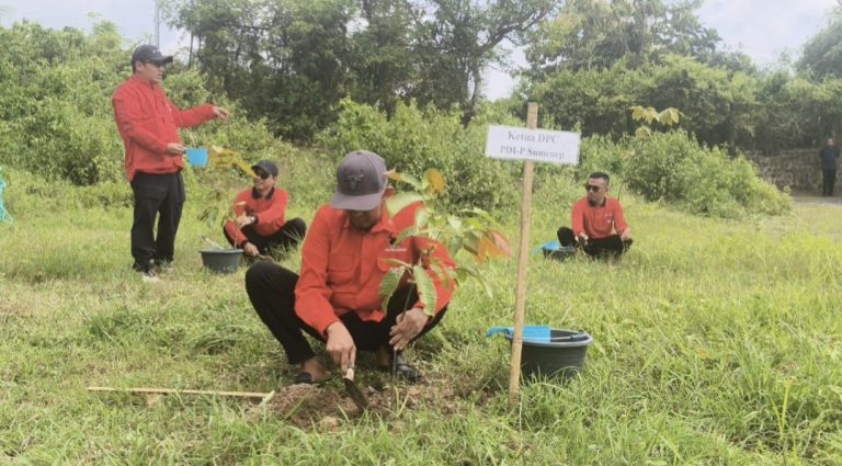 Alih-alih Seremoni, PDI Perjuangan Sumenep Pilih Tanam Pohon sebagai “Kado” Ulang Tahun Megawati